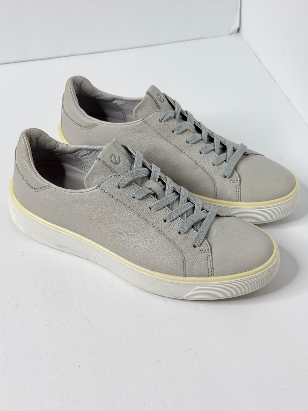 ECCO Street Tray Tie Sneakers shoes concrete gray size Women's US 9-9.5 / EU 40